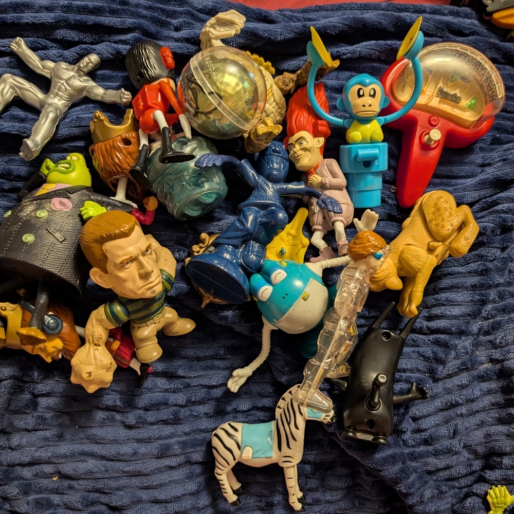 Silver and Green Action Figures Playset